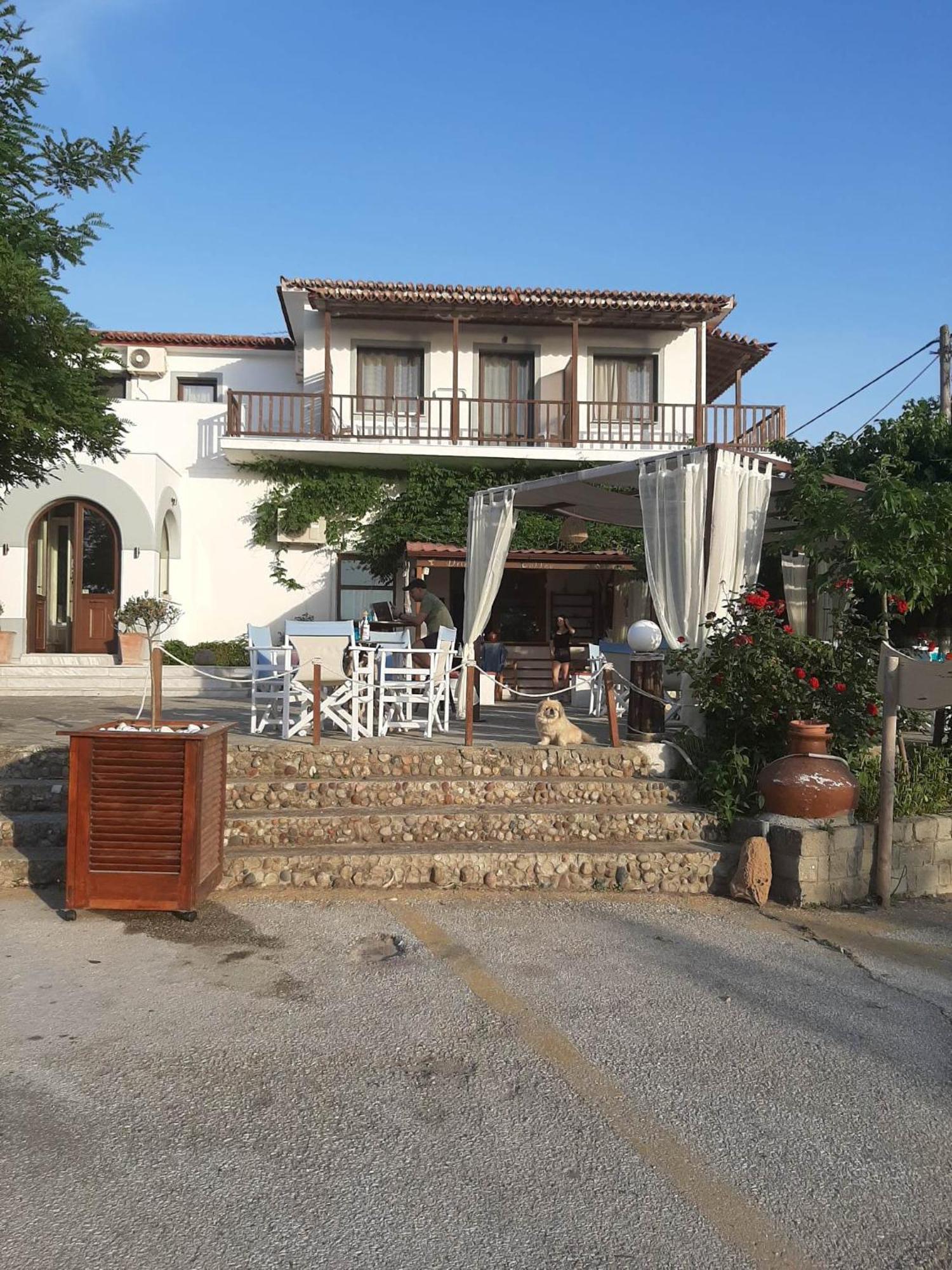 To Kyma Hotel